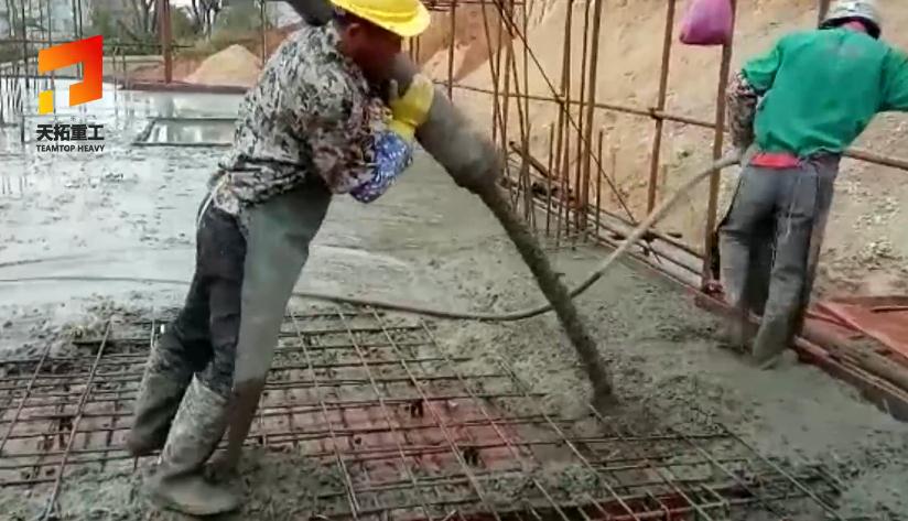 混凝土泵车，“钢铁马队”带路人的规范操作