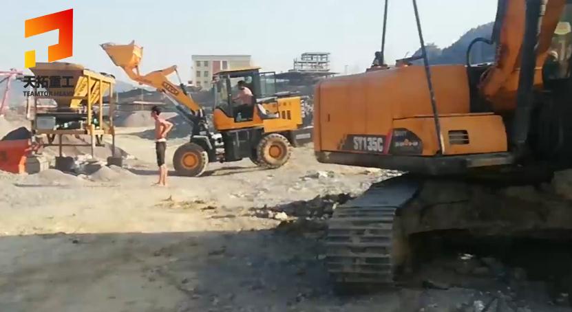 搅拌天泵车油缸均衡负载，避免臂架“声嘶力竭”