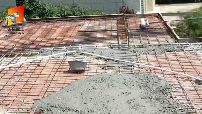 小型混凝土泵车，施工集中发力