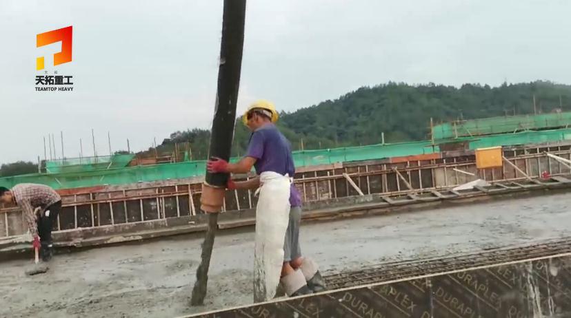 一台混凝土输送泵还有以下几个主要技术参数