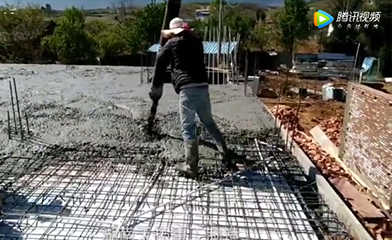 农村用的水泥搅拌一体天泵车施工视频